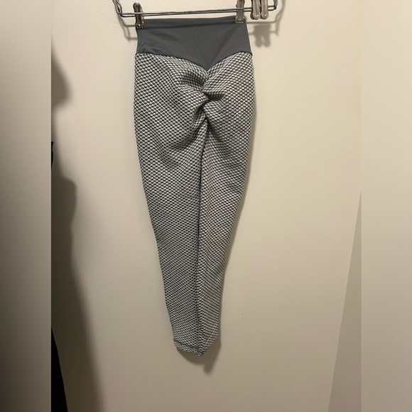 small shein gray and white leggings! - Picture 2 of 4